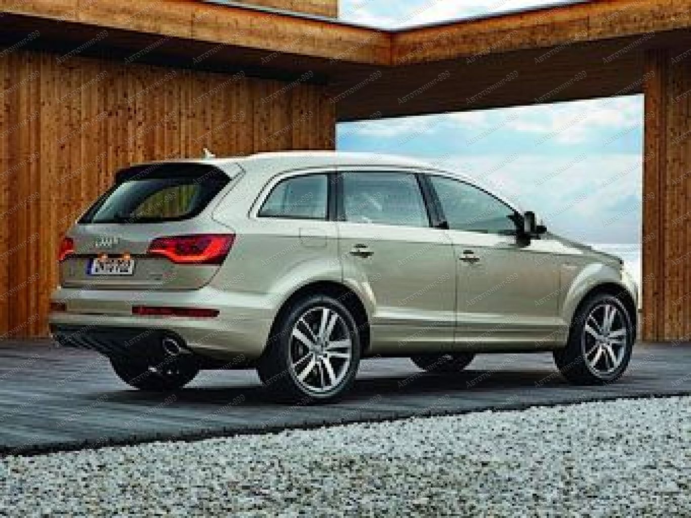 -999:  Audi        Q8,       Range Rover Sport.